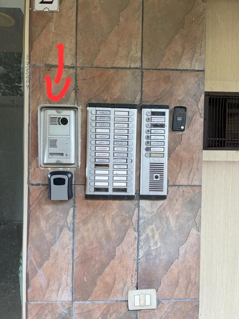 Albjona Guesthouse 地拉那 外观 照片