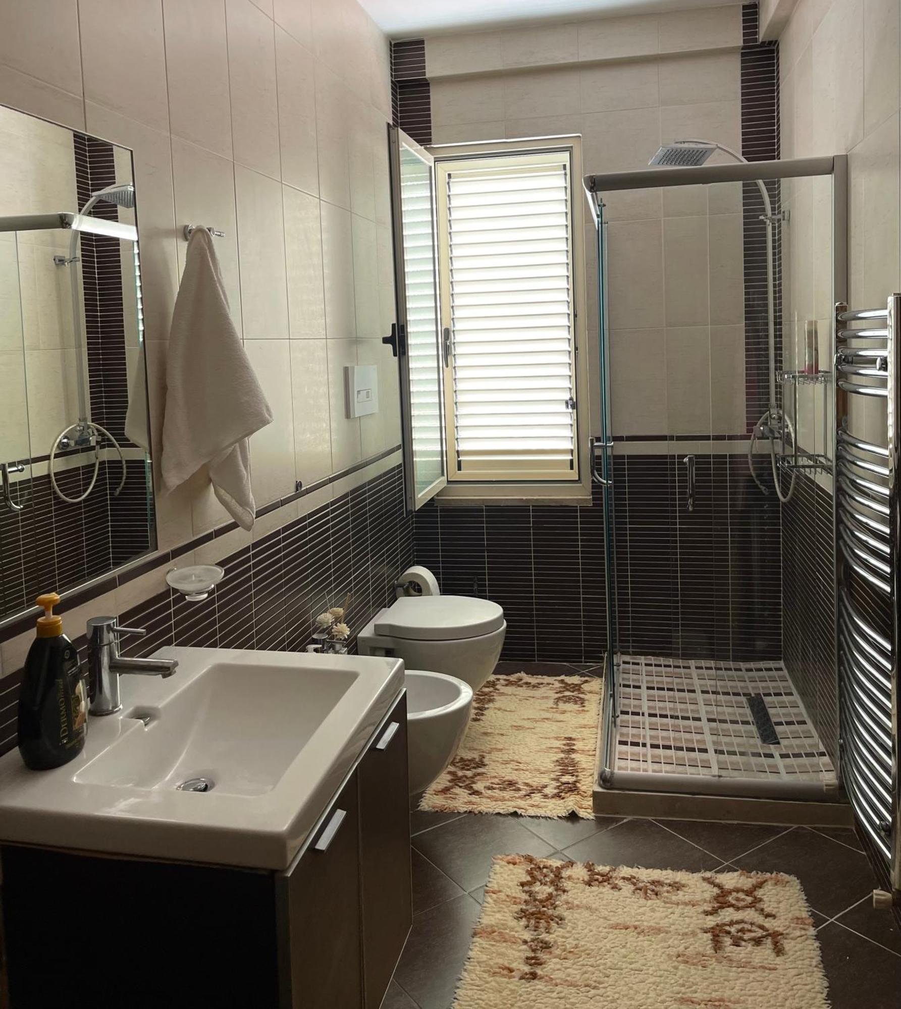 Albjona Guesthouse 地拉那 外观 照片