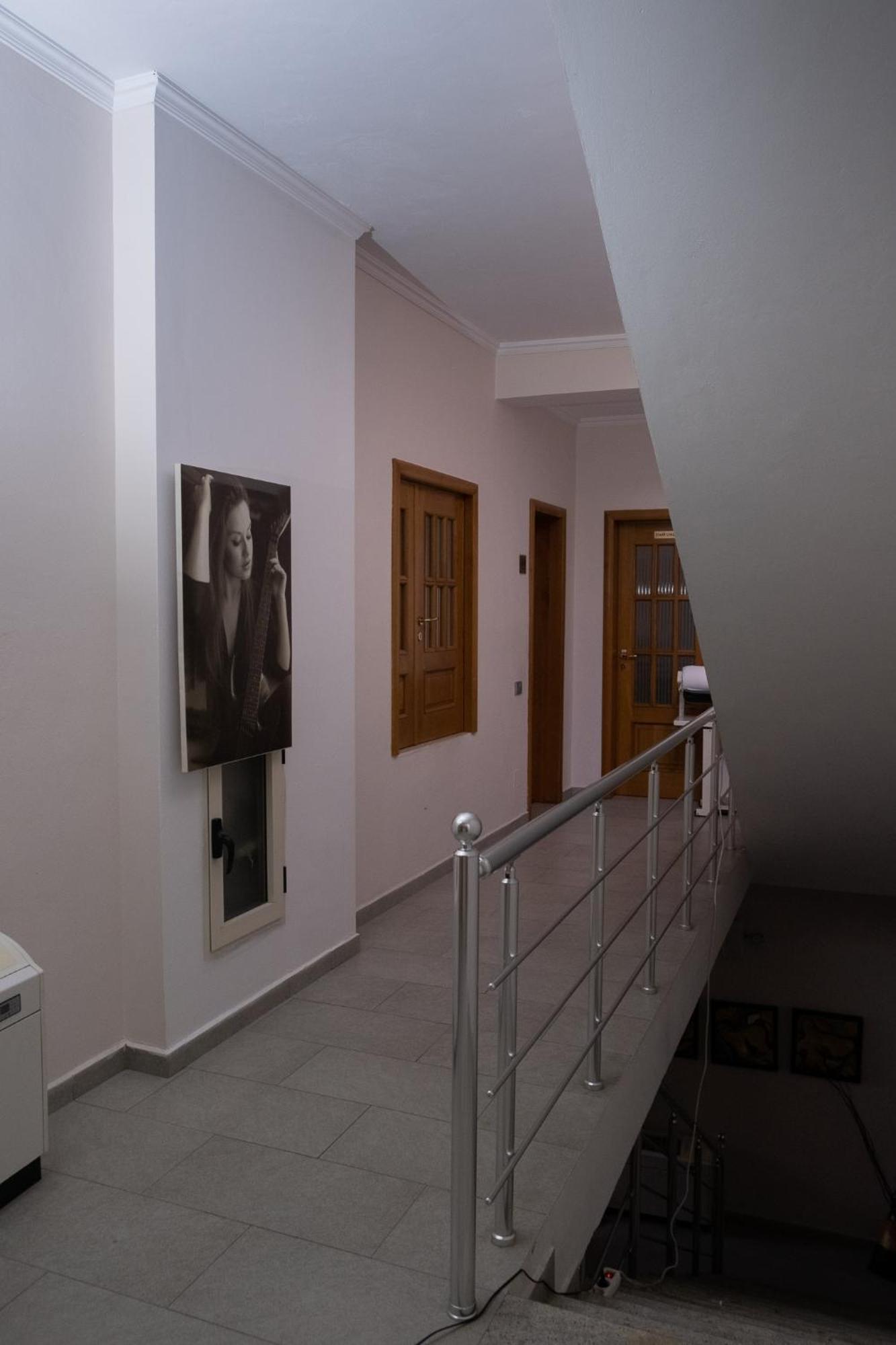 Albjona Guesthouse 地拉那 外观 照片