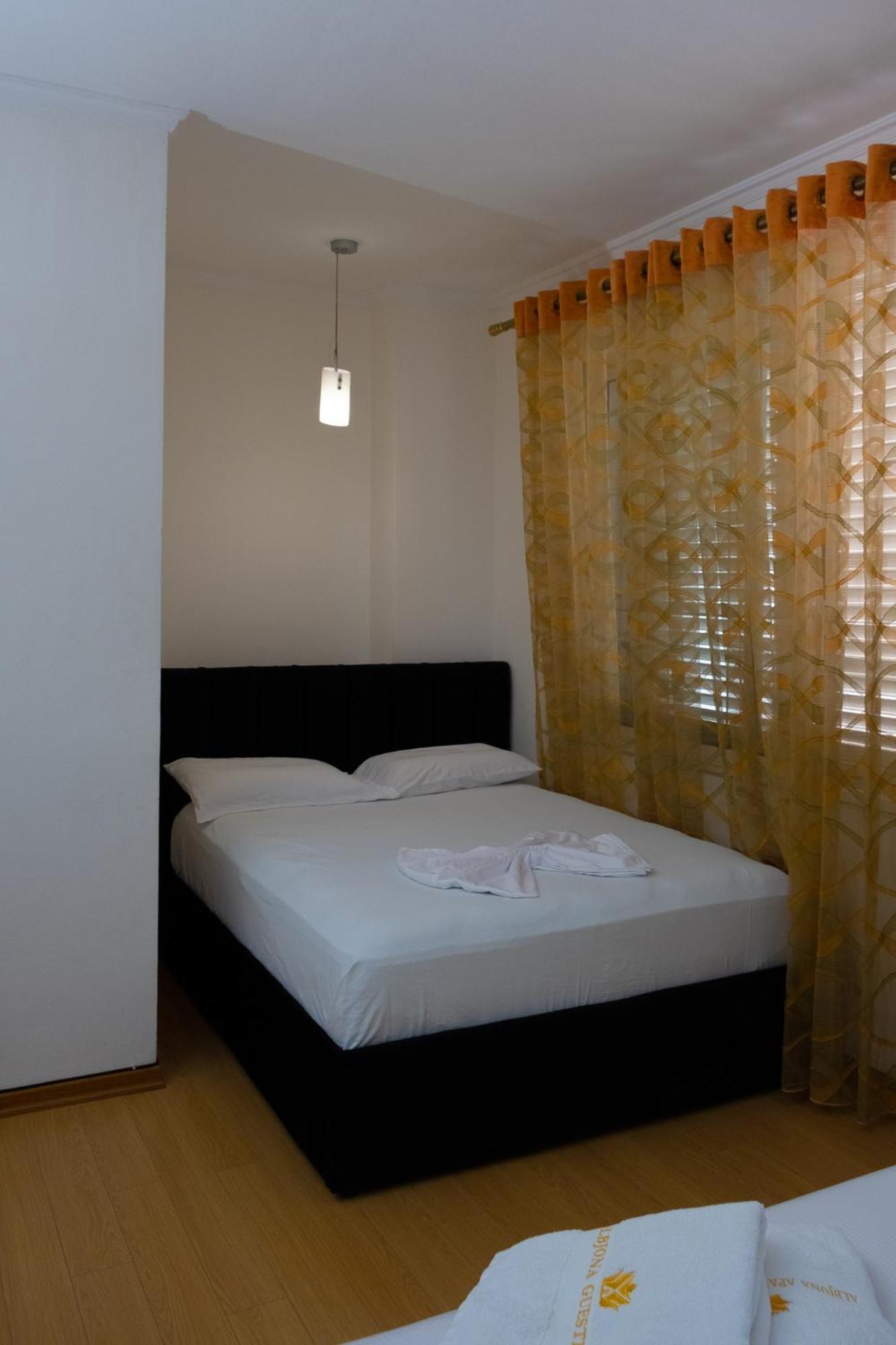 Albjona Guesthouse 地拉那 外观 照片