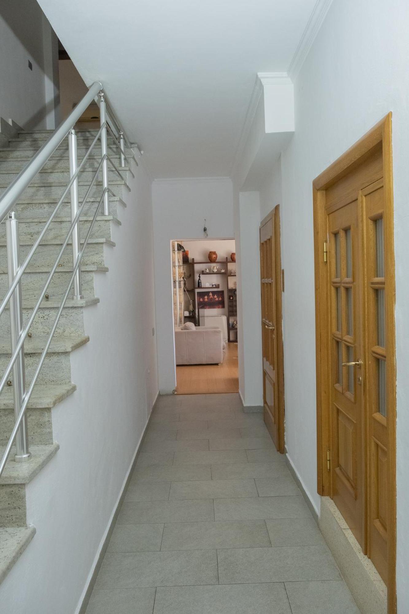 Albjona Guesthouse 地拉那 外观 照片